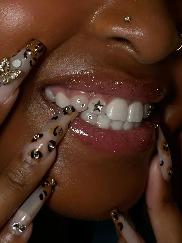 GLITCHY GLAM (НЕСОВЕРШЕННЫЙ ГЛАМУР)2